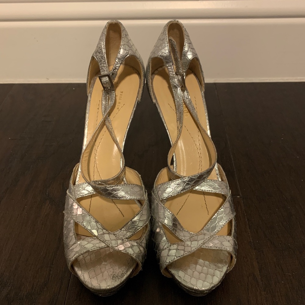 EUC Kate Spade Metallic Silver Sandals